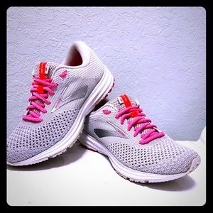 Brooks Womens Revel 2 Grey Pink Running Shoes Sz 7